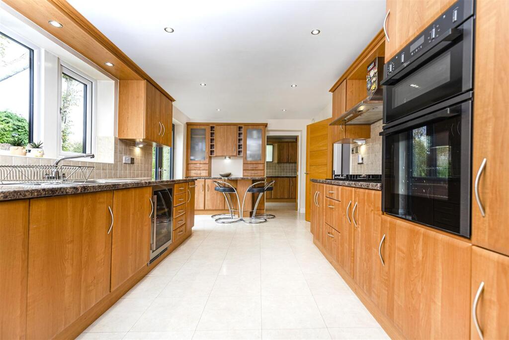 Bramleys Estate Agents - Crow Lees Gardens (17).jp