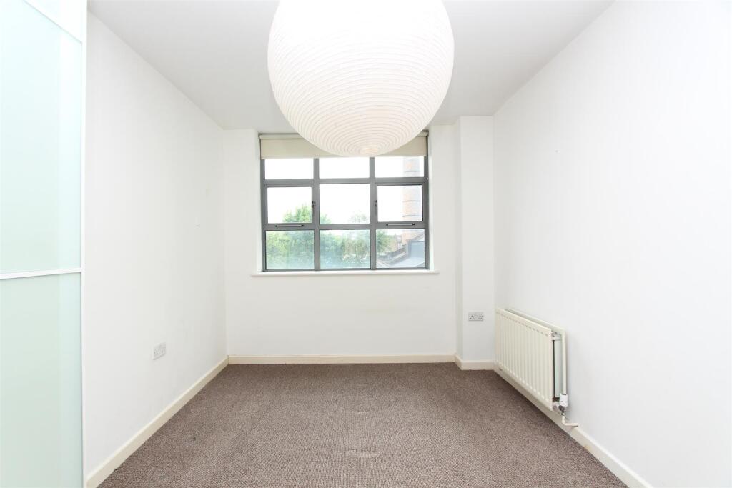 Somerford Grove, N16