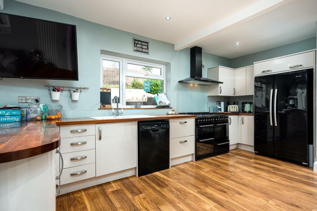 Kitchen_1 - Copy.jpg