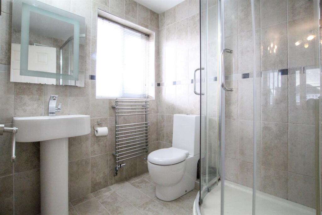 Ensuite-1-2.jpg