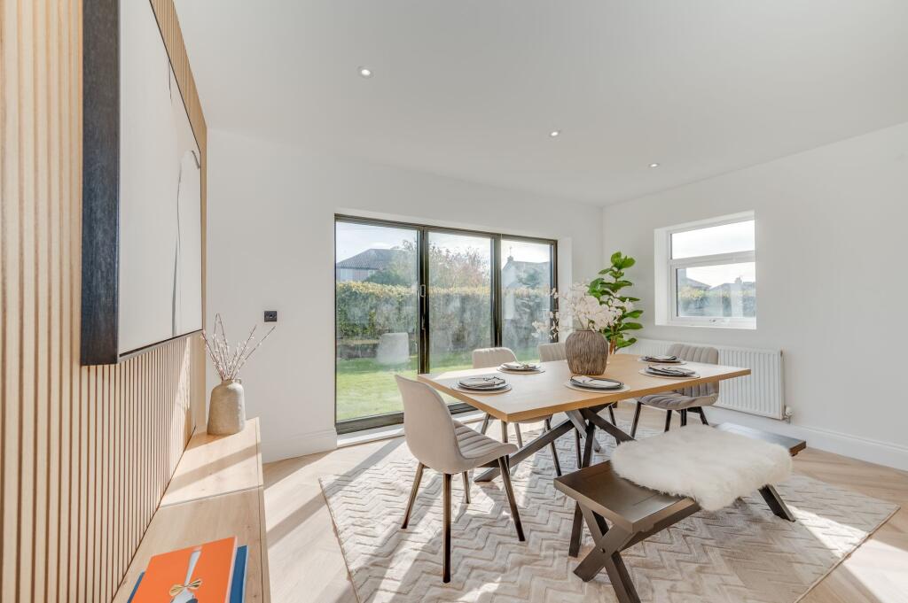 OPEN PLAN KITCHEN/DINER