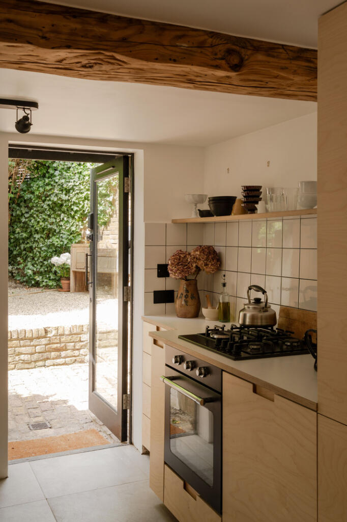 221959 - Morton Road, London, N1 - high res - N...