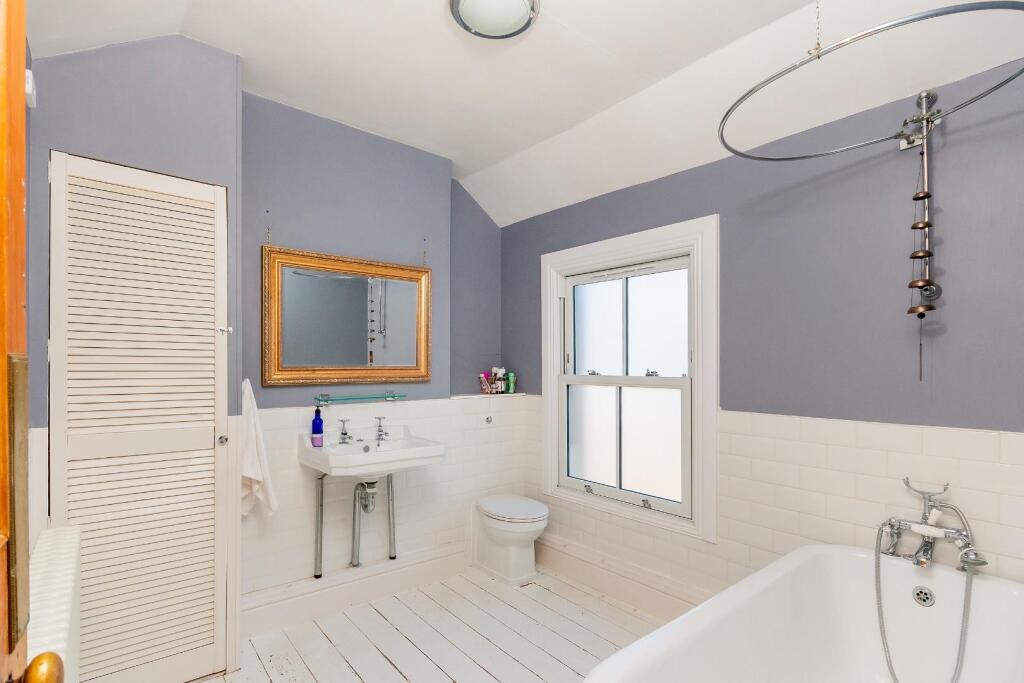 2O1RSG - Bathroom C.jpg