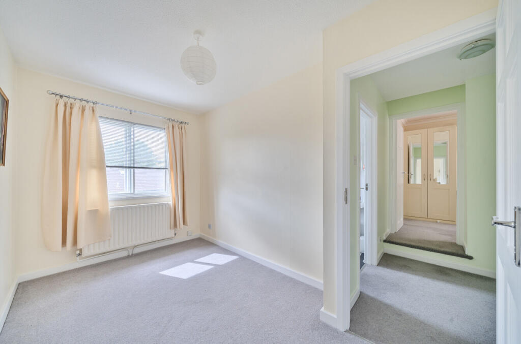 1306682-3-68486de...