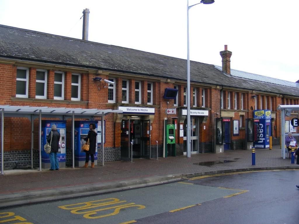 Hitchin Train Sta...