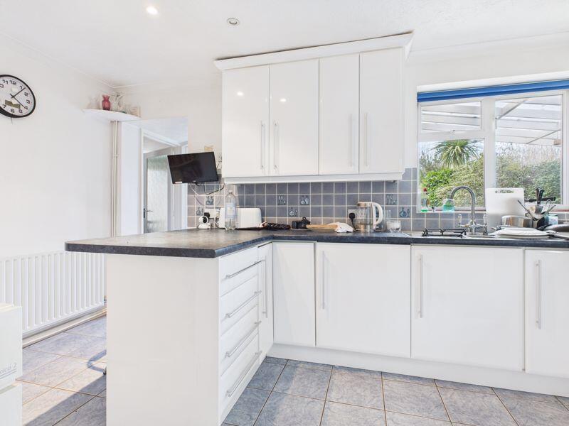 Kitchen Breakfast Bar