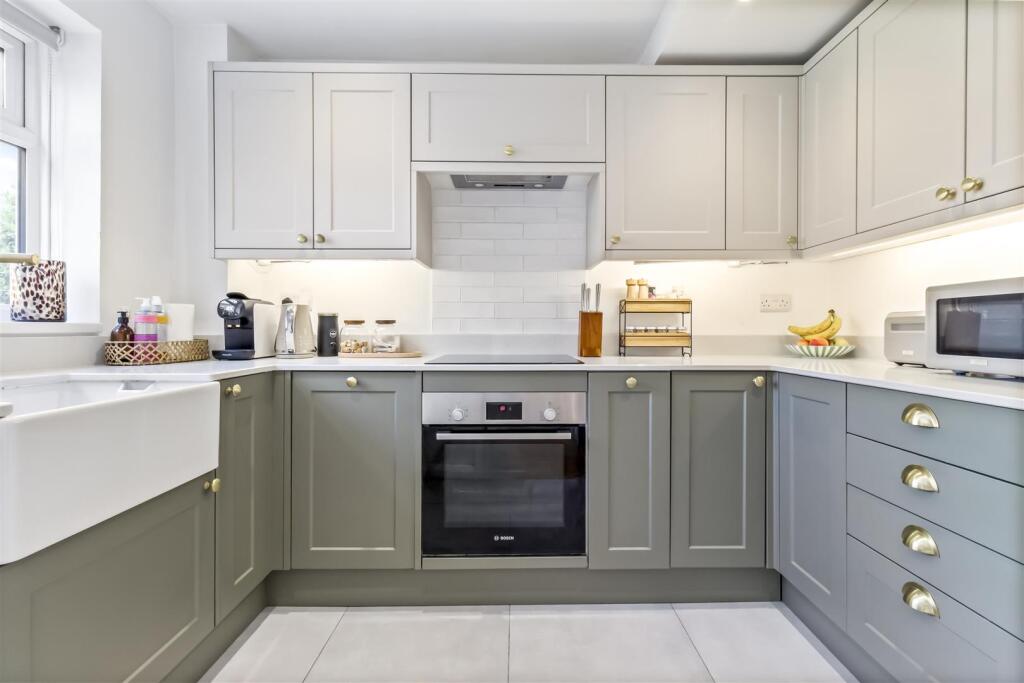 2 Sefton Close_008.JPG