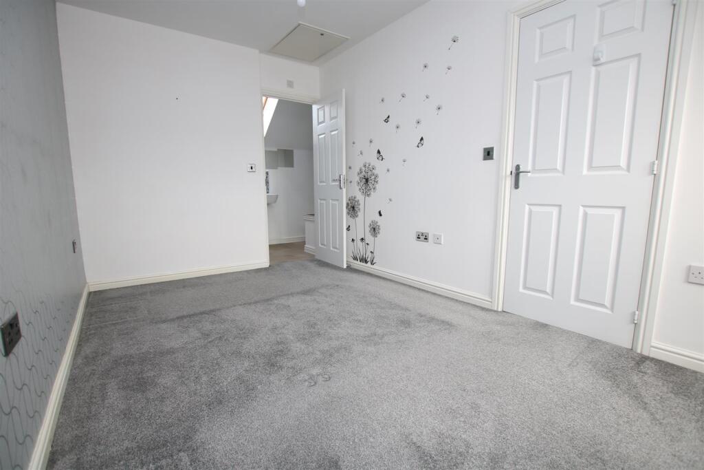 Bedroom 1.3.JPG