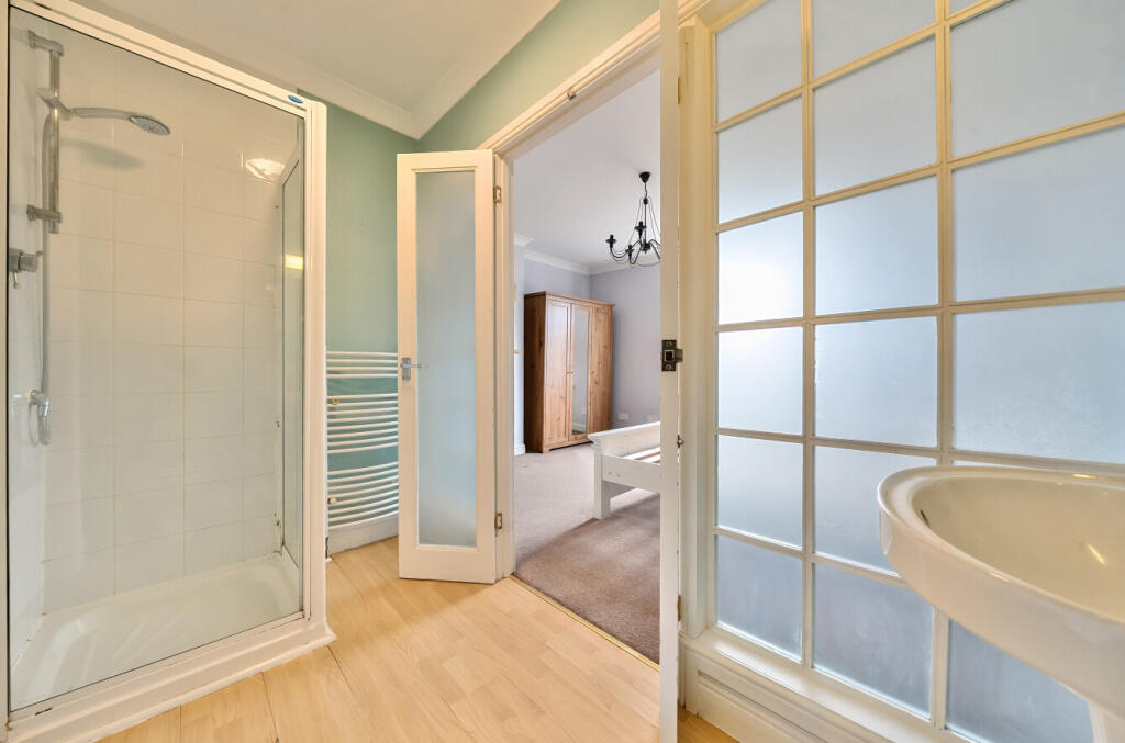 1298062-9-682f13b...