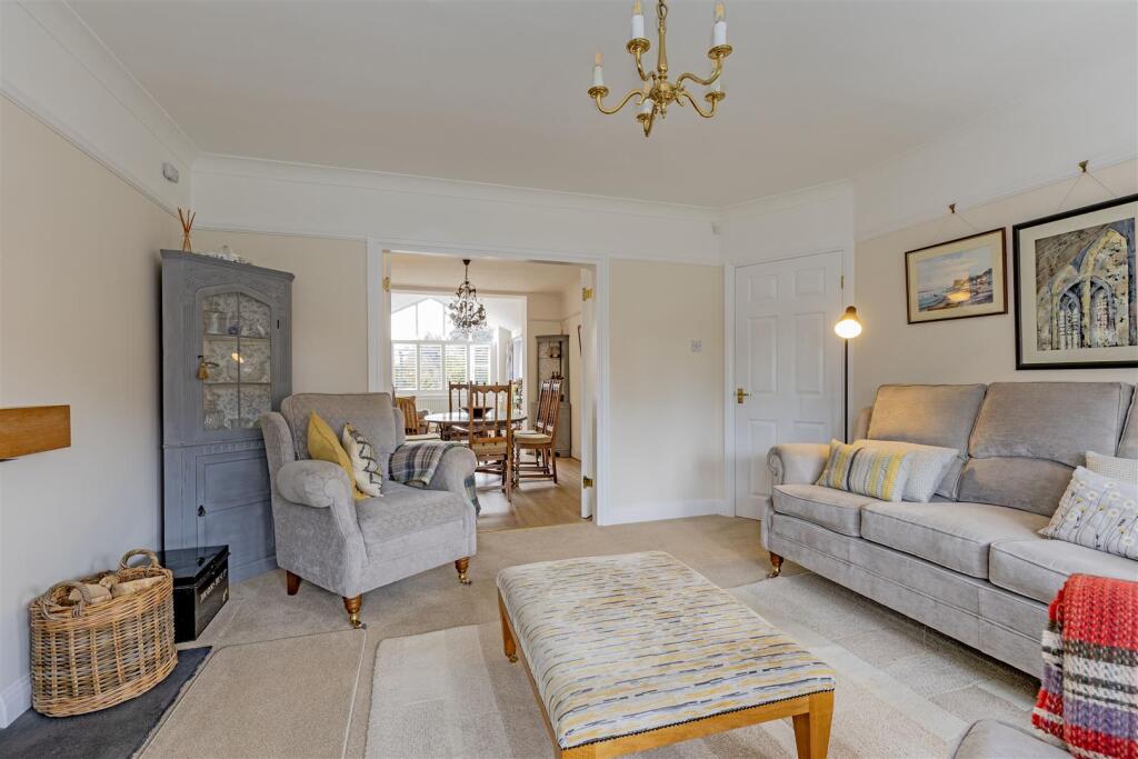 Reception Room-3.jpg