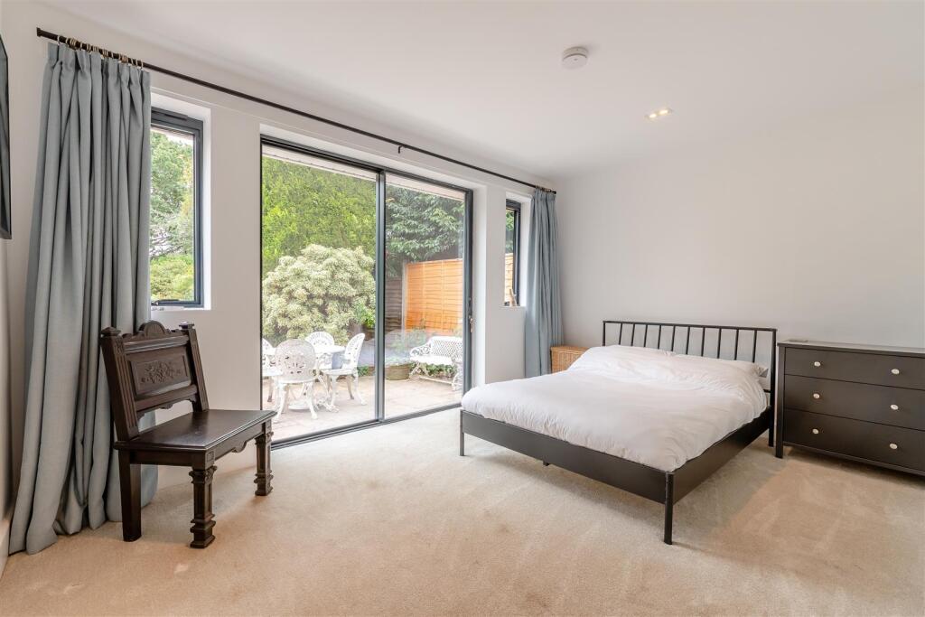 8658705-interior06.jpg