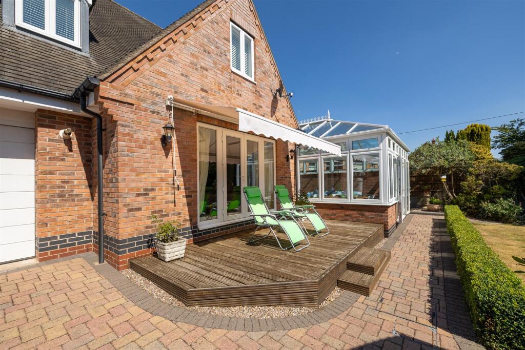 3 Creswell Drive LE67 2AG