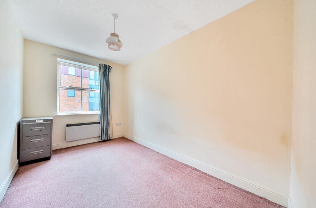 1365711-8-68e8f37...