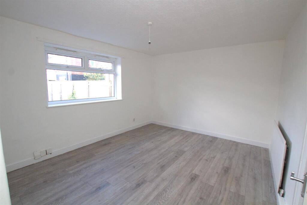 74 Hershall Living Room 2.jpg