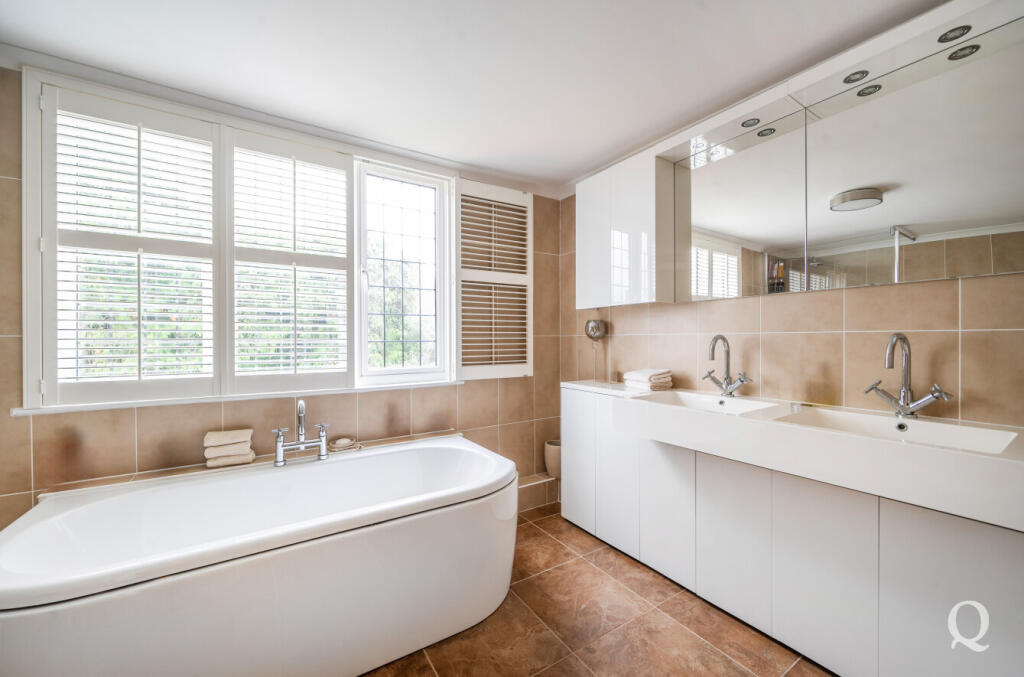 2b5bc57f-3b28-430...