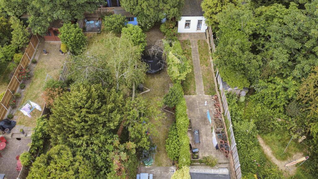 Grosvenor Park Road, E17