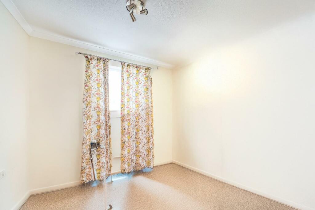 7 - bed 2.jpg