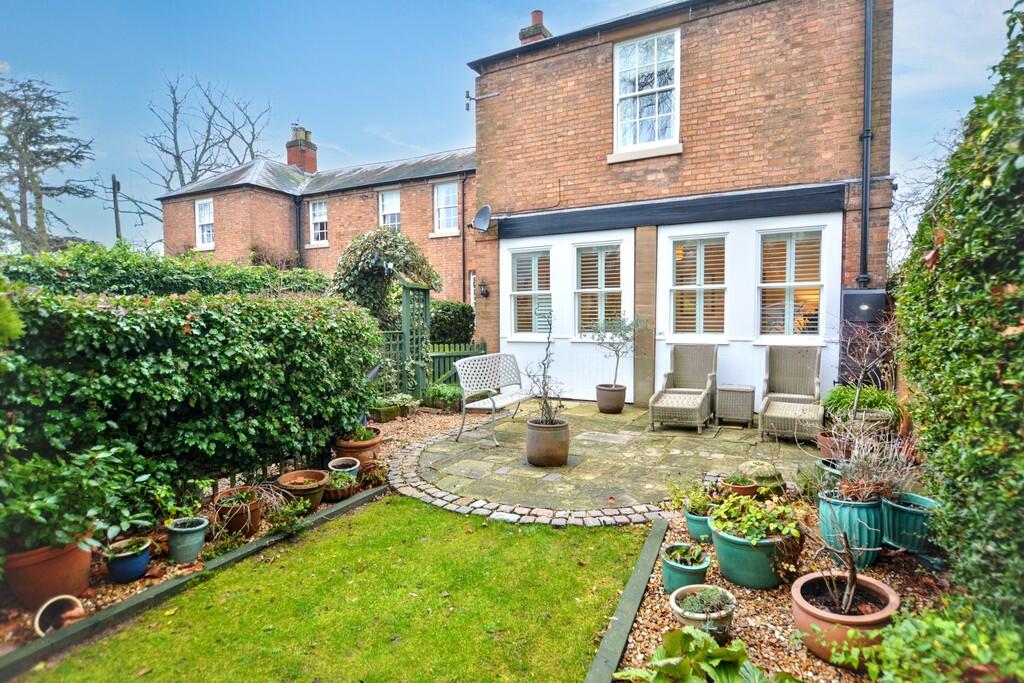 Front Garden (2)