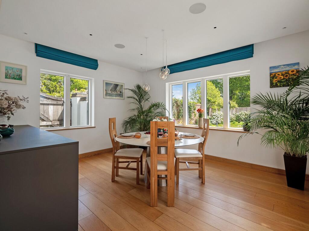 Breakfast room