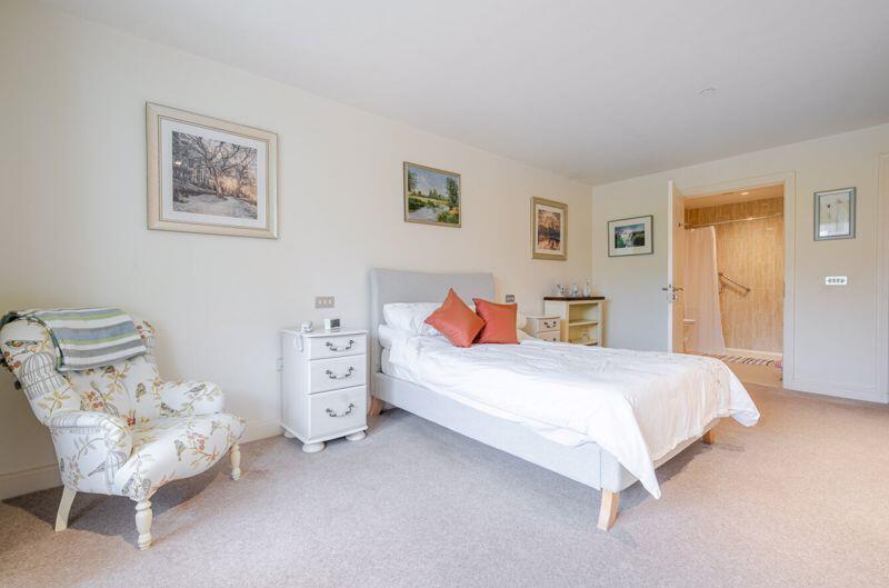 Double bedroom through to ensuite shower