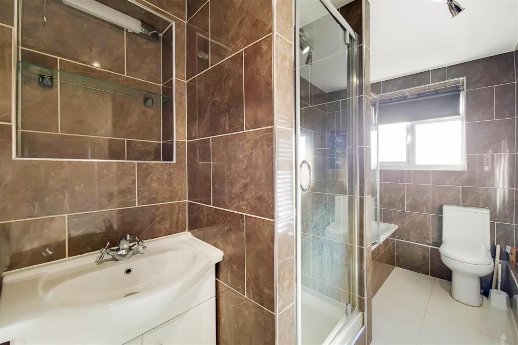 8_Bathroom-1.jpg