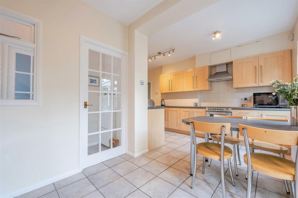 30 Longdale Lane-09.jpg