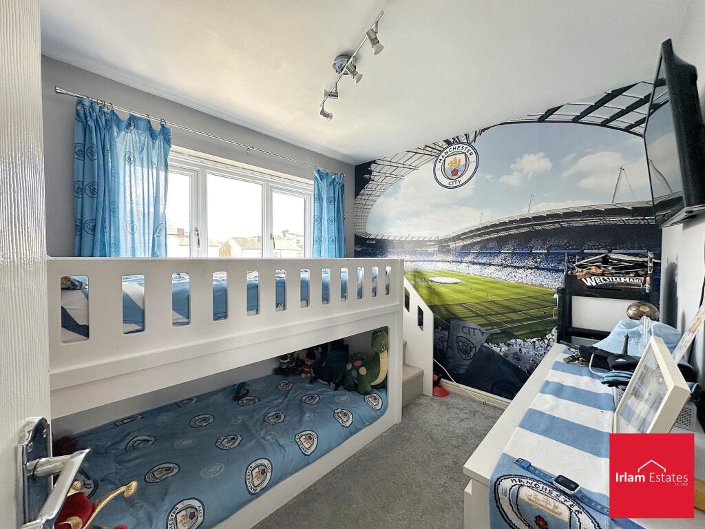BEDROOM 2