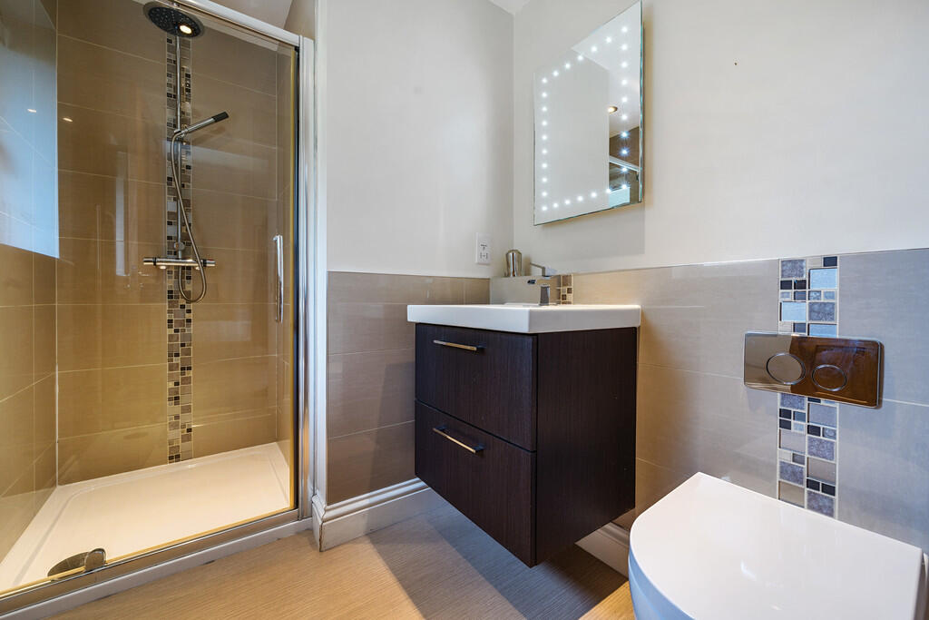 Bedroom Two En-su...