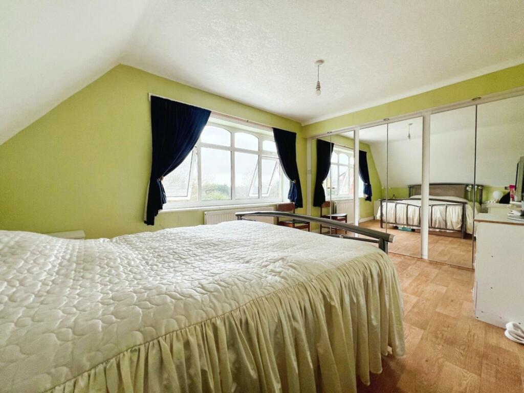 Bed 2a.JPG