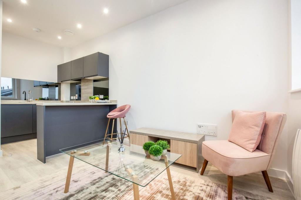 1 Bedroom Lounge and Kitchen.jpg