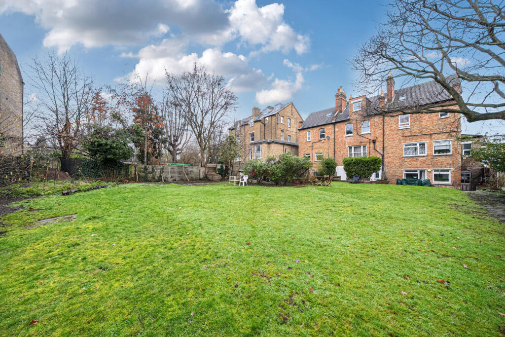 1395246-7-695f811...