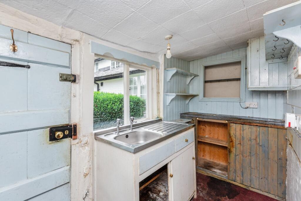 9 South End Road, Milton Bryan, Milton Keynes  Bedfordshire MK17 9HS