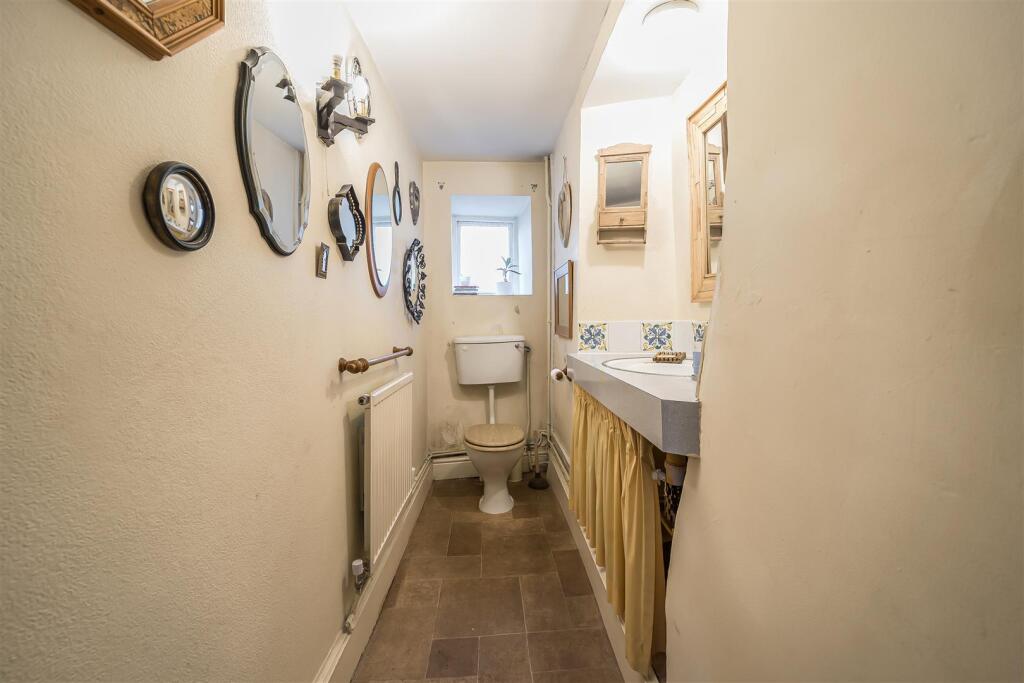 9 High Street, Blisworth (13).jpg