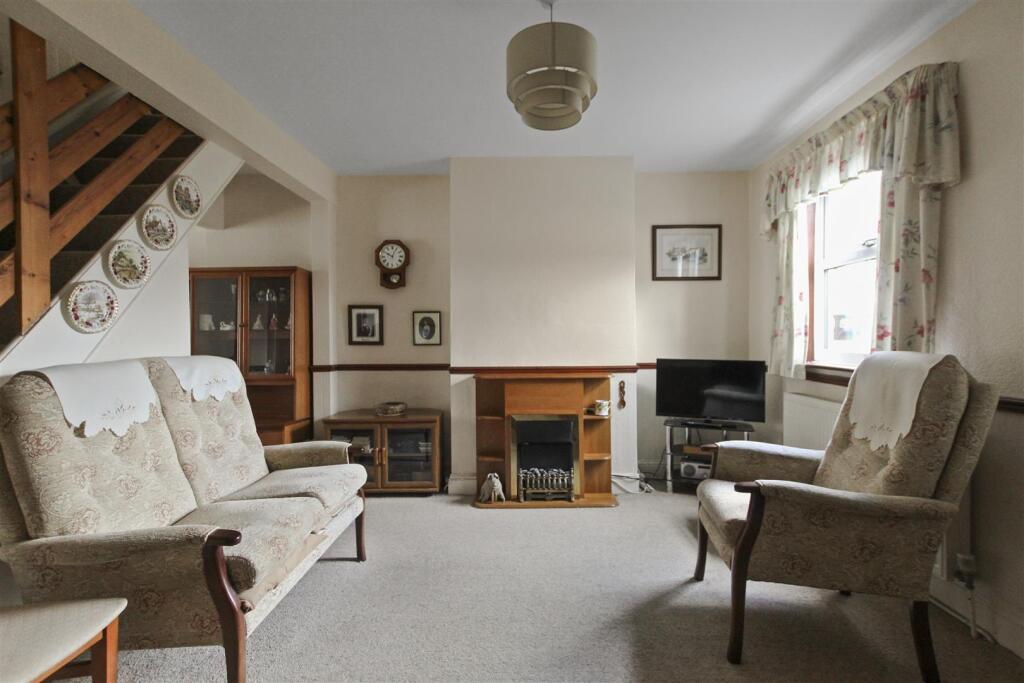 Finedon Road  (18).jpg