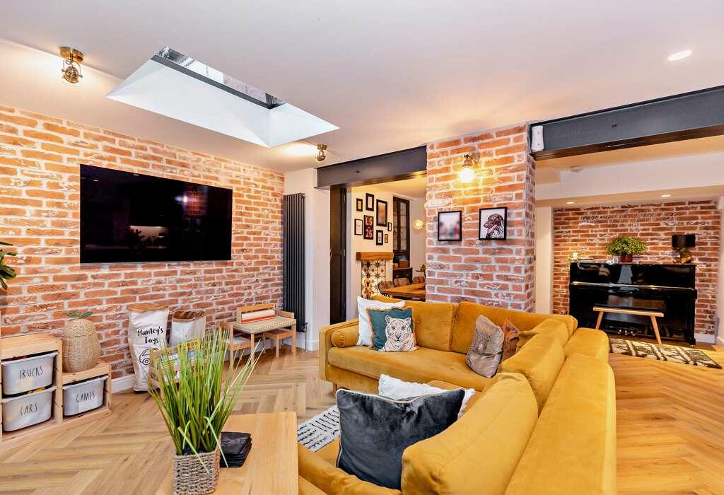Kitchen / Dining Area / Snug