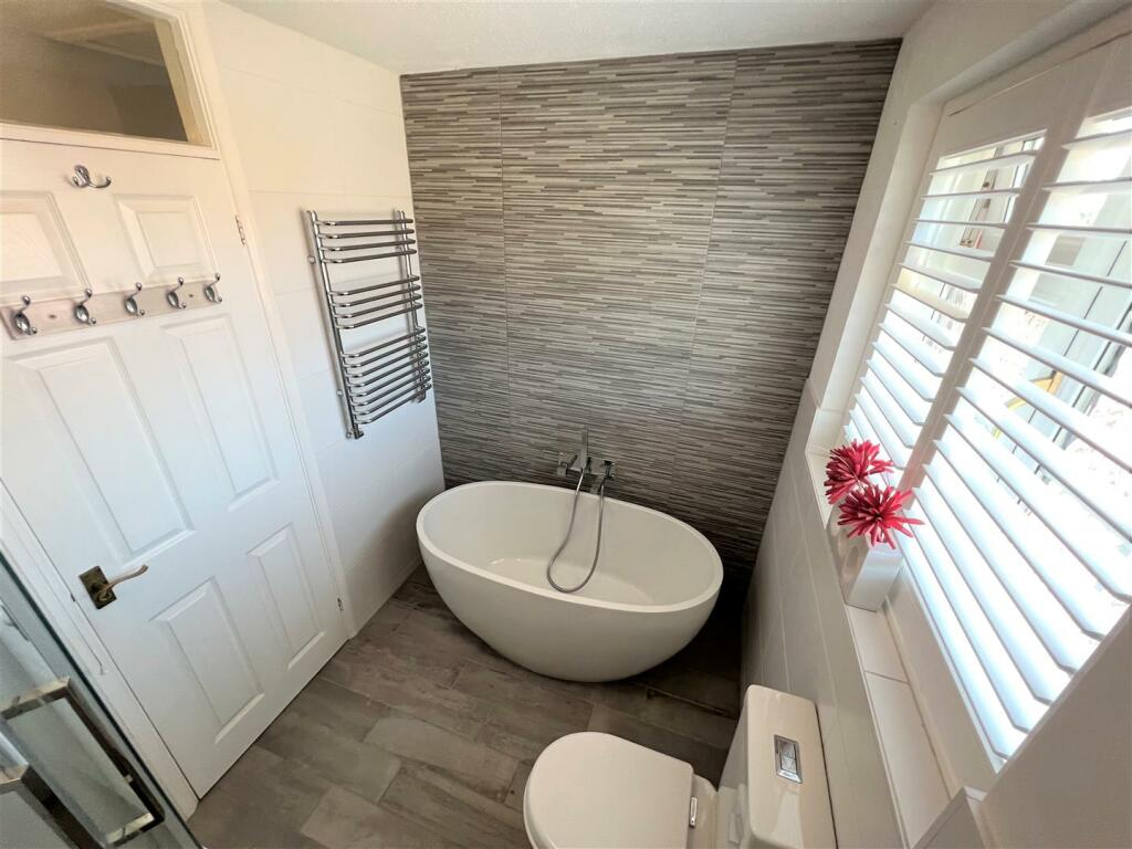 Bathroom A.JPG
