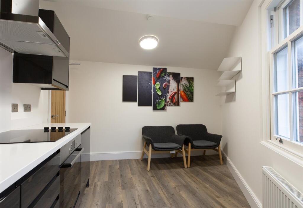 Kitchen 1 full (13 o