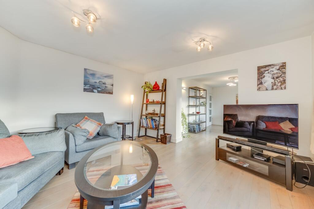 KITCHEN, DINING ROOM AND LOUNGE