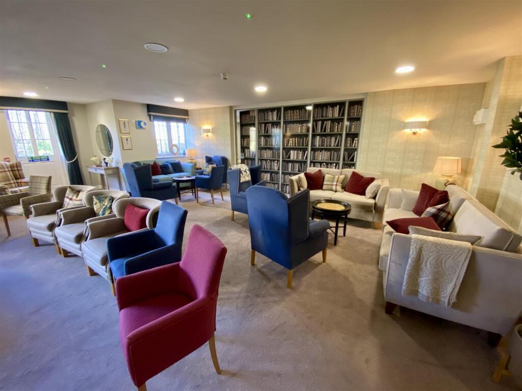 Communual Lounge 2.jpg