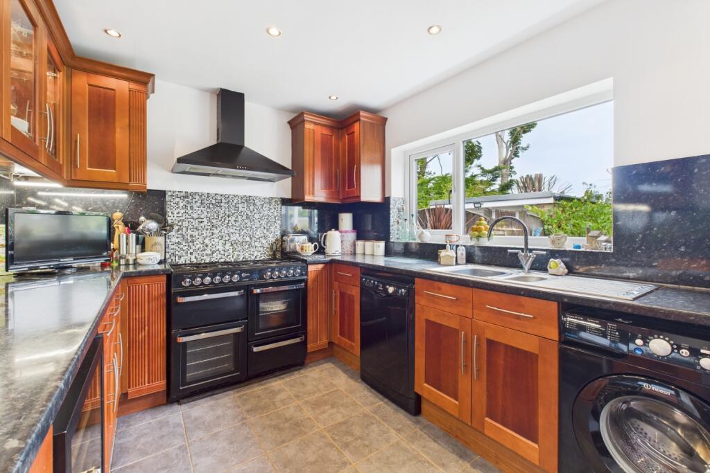 CAM03162G0-PR0301-STILL025