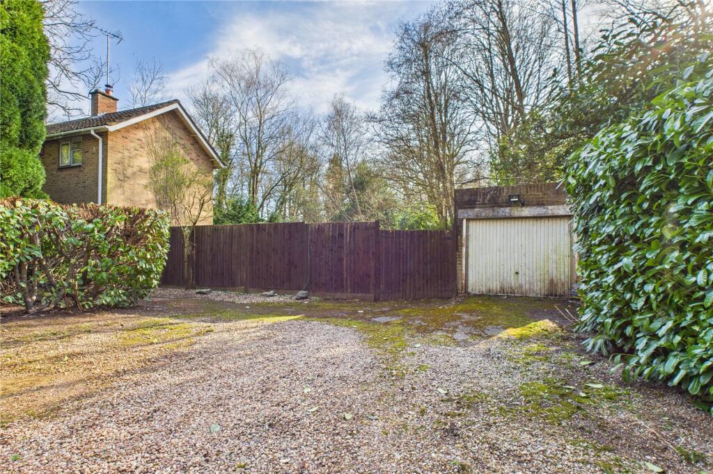 Driveway/Front