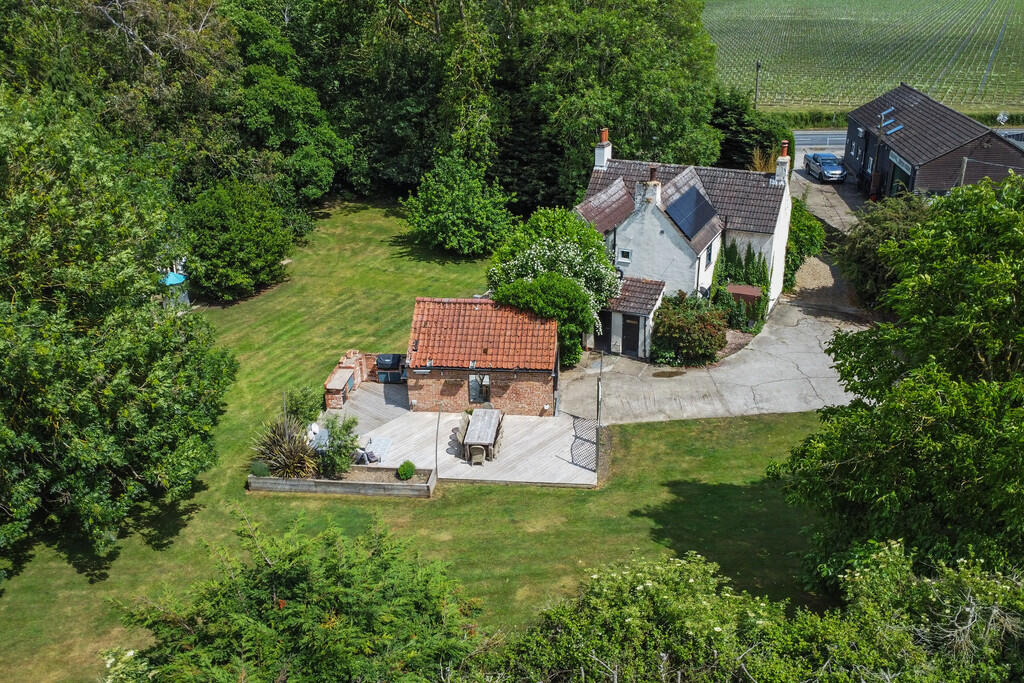 PT-FC(COL)-PondFa...