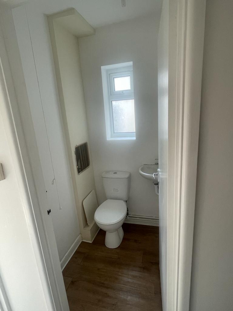 Donwstairs W/C