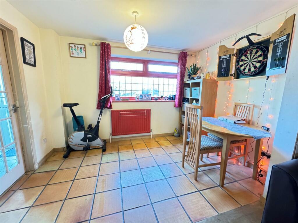 Dining Room.jpg