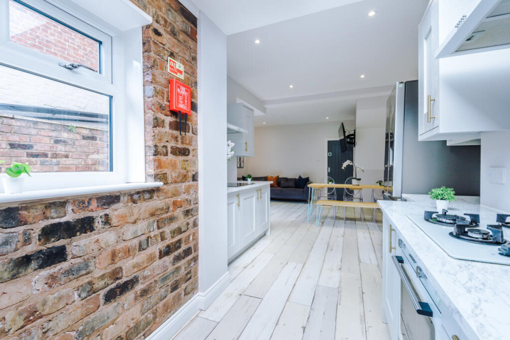 70 Langton Road Kitchen 6