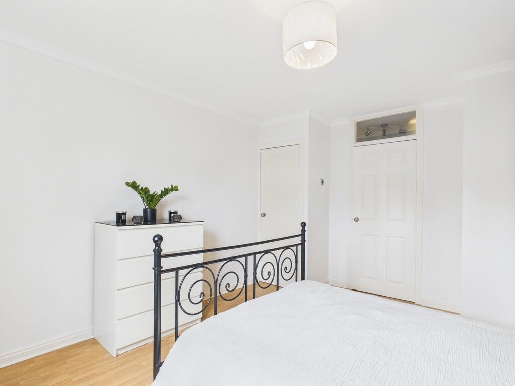 CAM05526G0-PR0037...