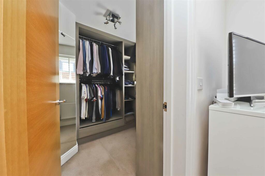 Walk in wardrobe