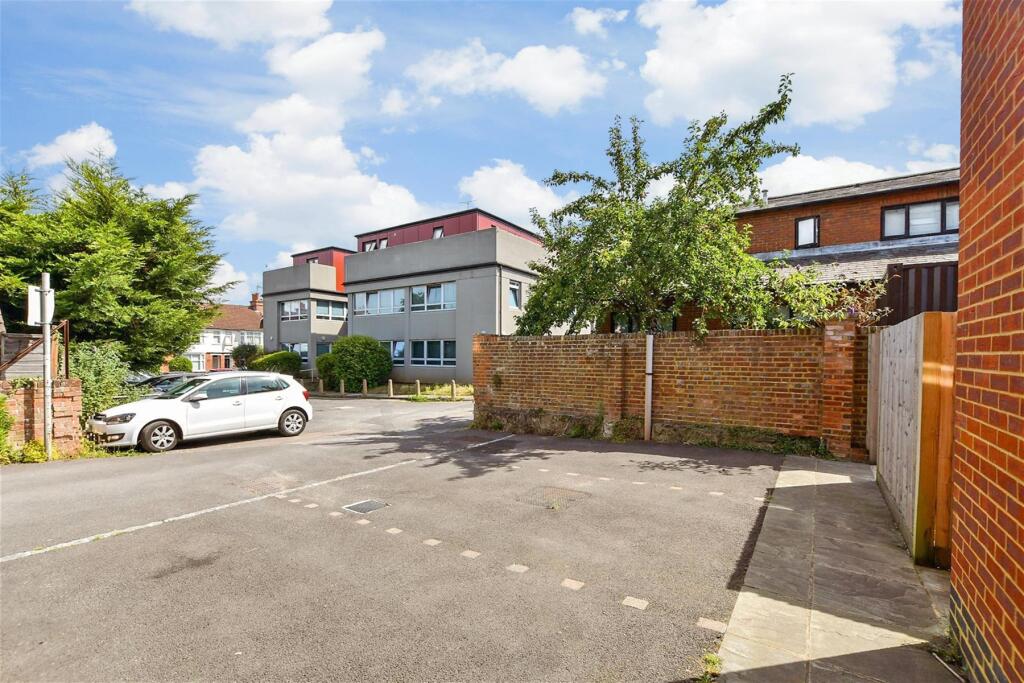 Driveway/Parking