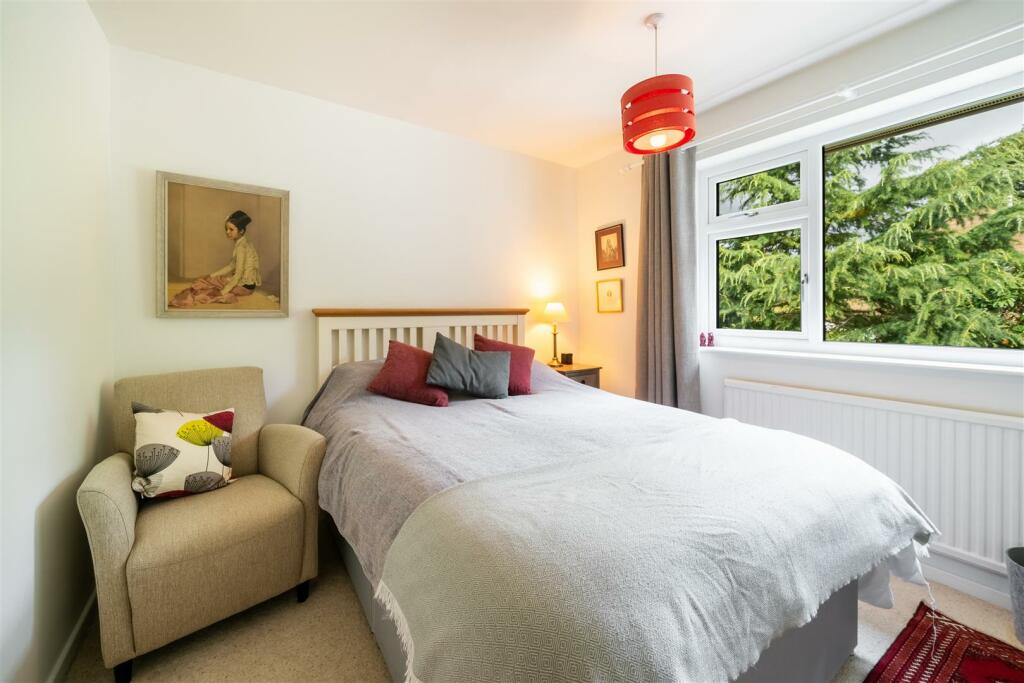 Bedroom 1.jpg