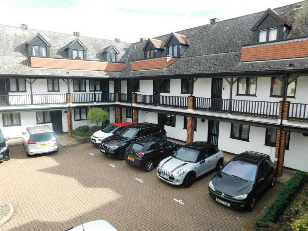 Pryors Court